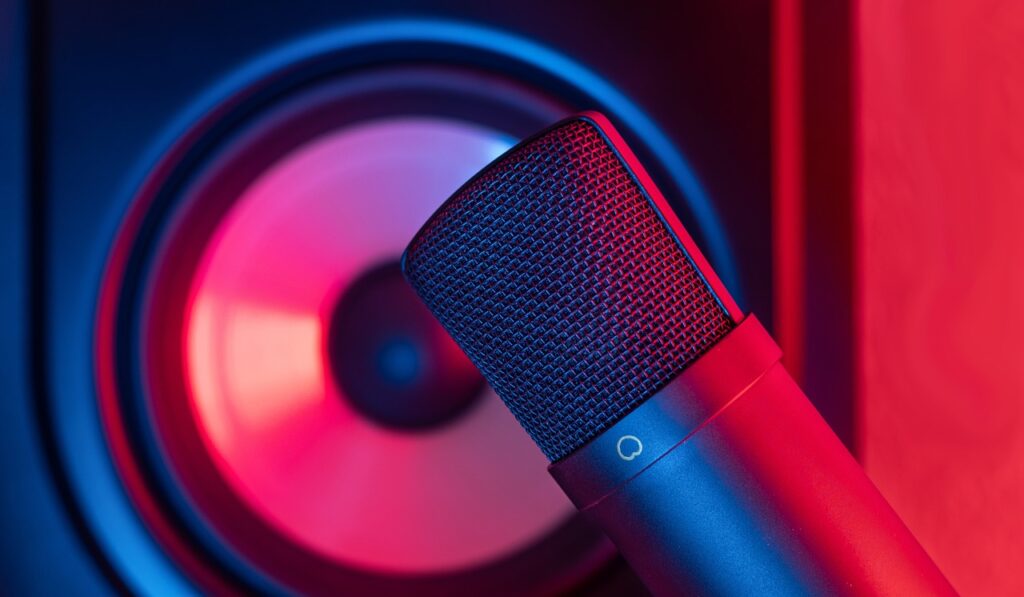 Best Budget Mics 2026: Female Pop Vocals for Home Studios