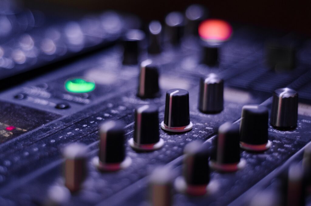 XLR vs. RCA vs. 1/4-Inch TRS Outputs: Balanced vs. Unbalanced Audio in Clubs
